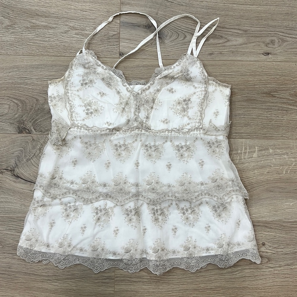 WOMEN DRESSY LACE TOP.